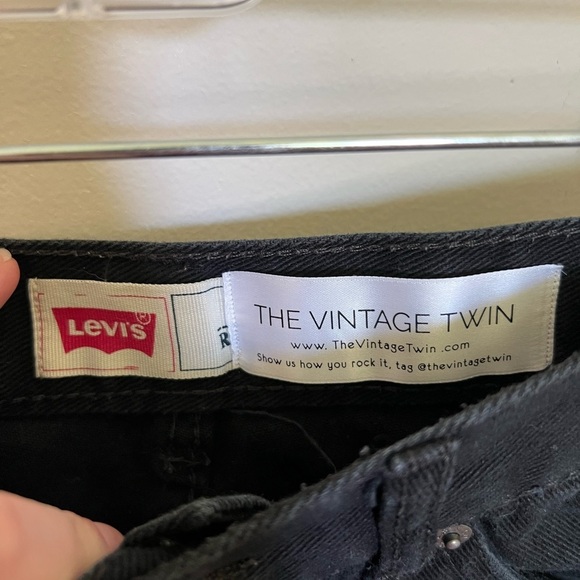 Levi’s Black Denim Shorts - Picture 3 of 4